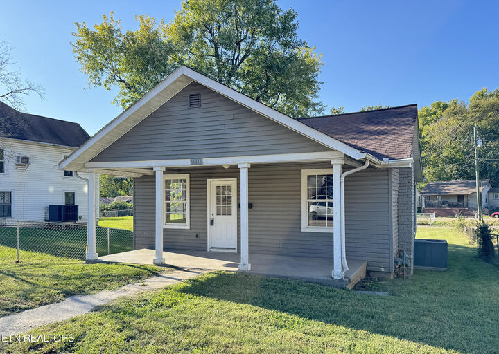 Property Photo: 1411 Brookside Ave TN 37921