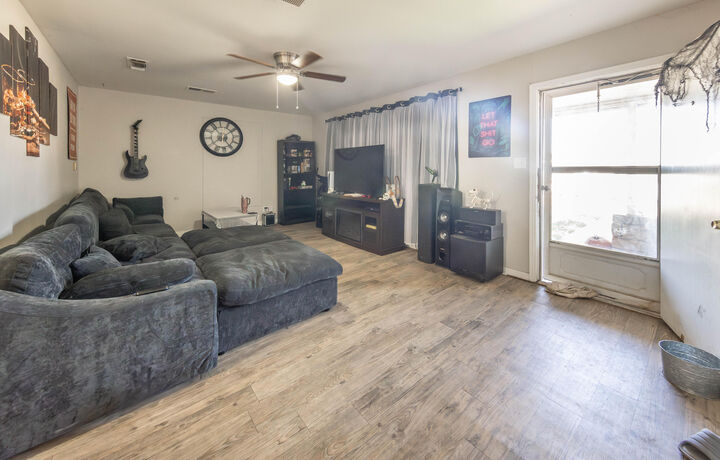 Property Photo: 1101 65th Street TX 79412