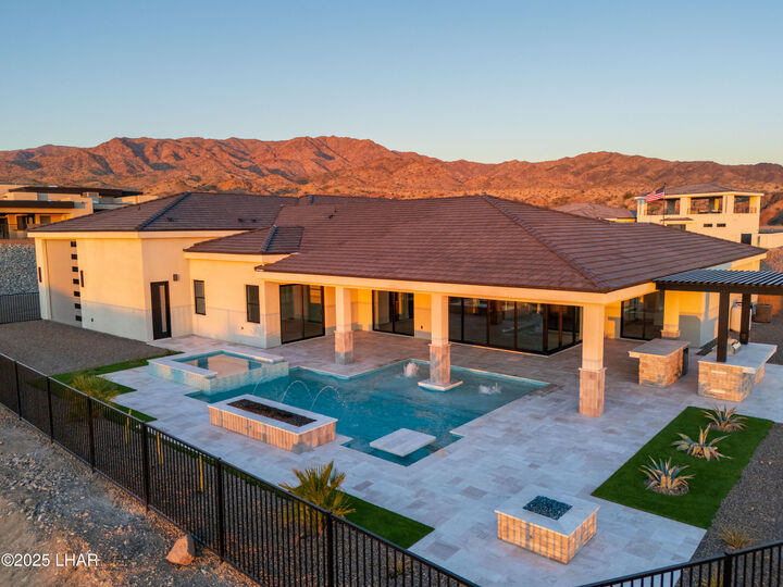 Property Photo:  6266 Avienda De Las Colinas  AZ 86406 