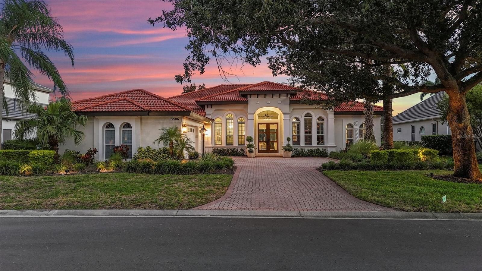 Property Photo: 13506 Montclair Place FL 34202