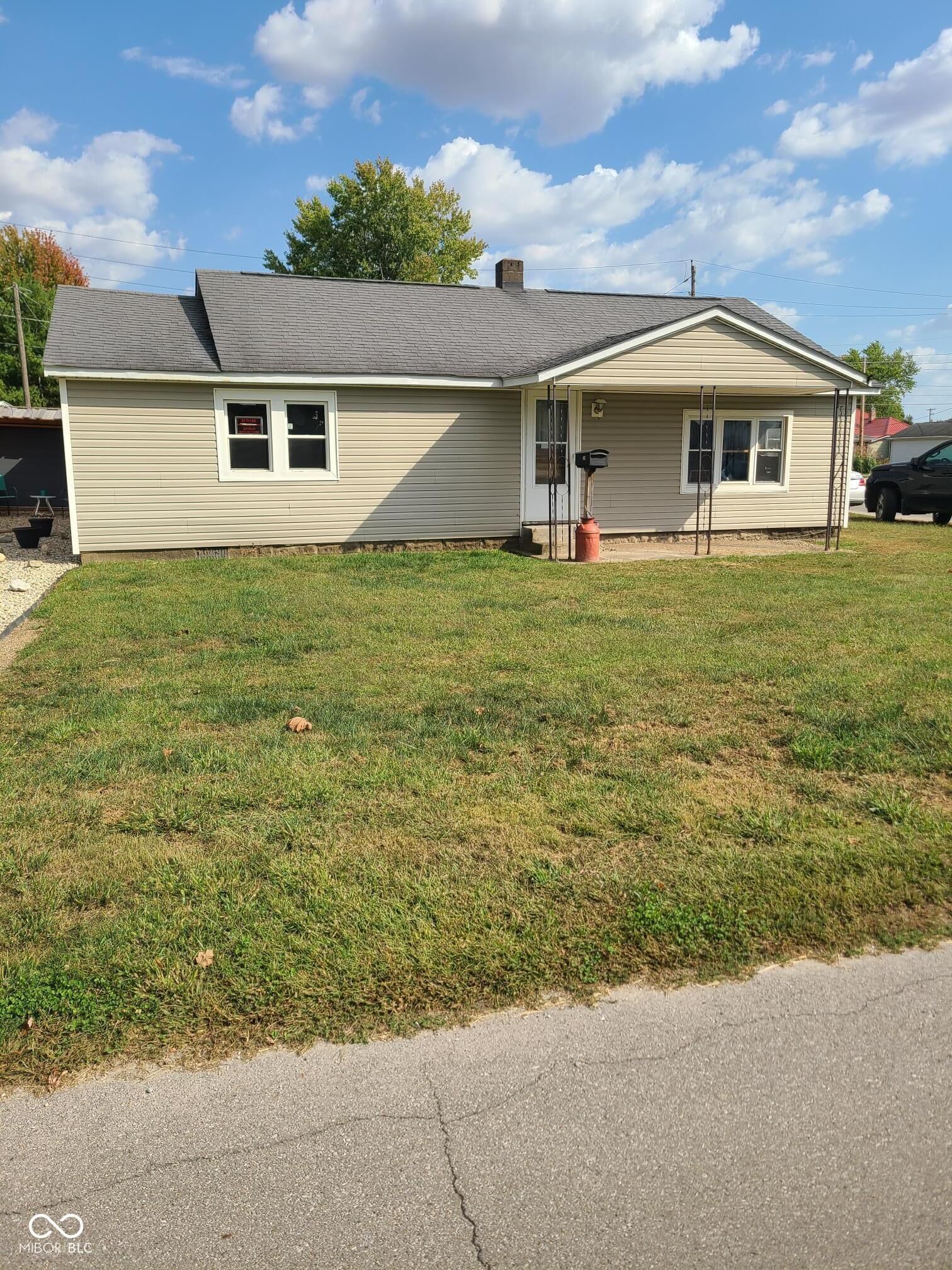 Property Photo: 401 Sweetland Avenue IN 46072
