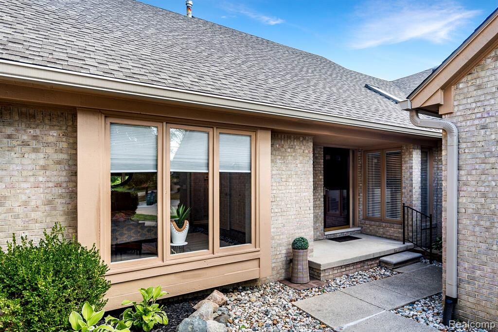 Property Photo: 1222 Autumn Drive 75 MI 48098 5107