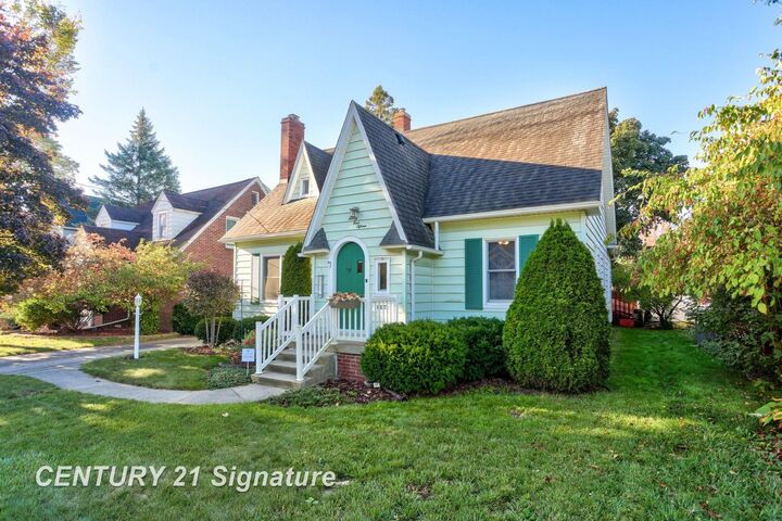 Property Photo: 2415 Court Street MI 48602