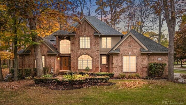 Property Photo:  53463 Hunters Crossing Drive  MI 48315 