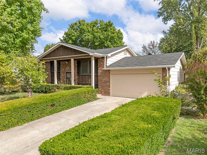 Property Photo:  2916 Mockingbird Drive  MO 63301 