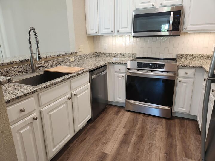 2740 Northview Rd 102  Waukesha WI 53188 photo