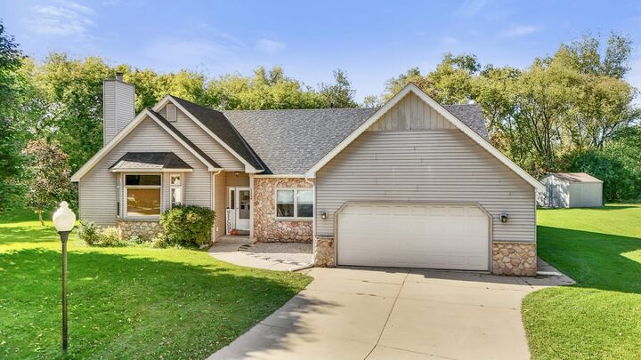 1114 Heron Ct  Mukwonago WI 53149 photo