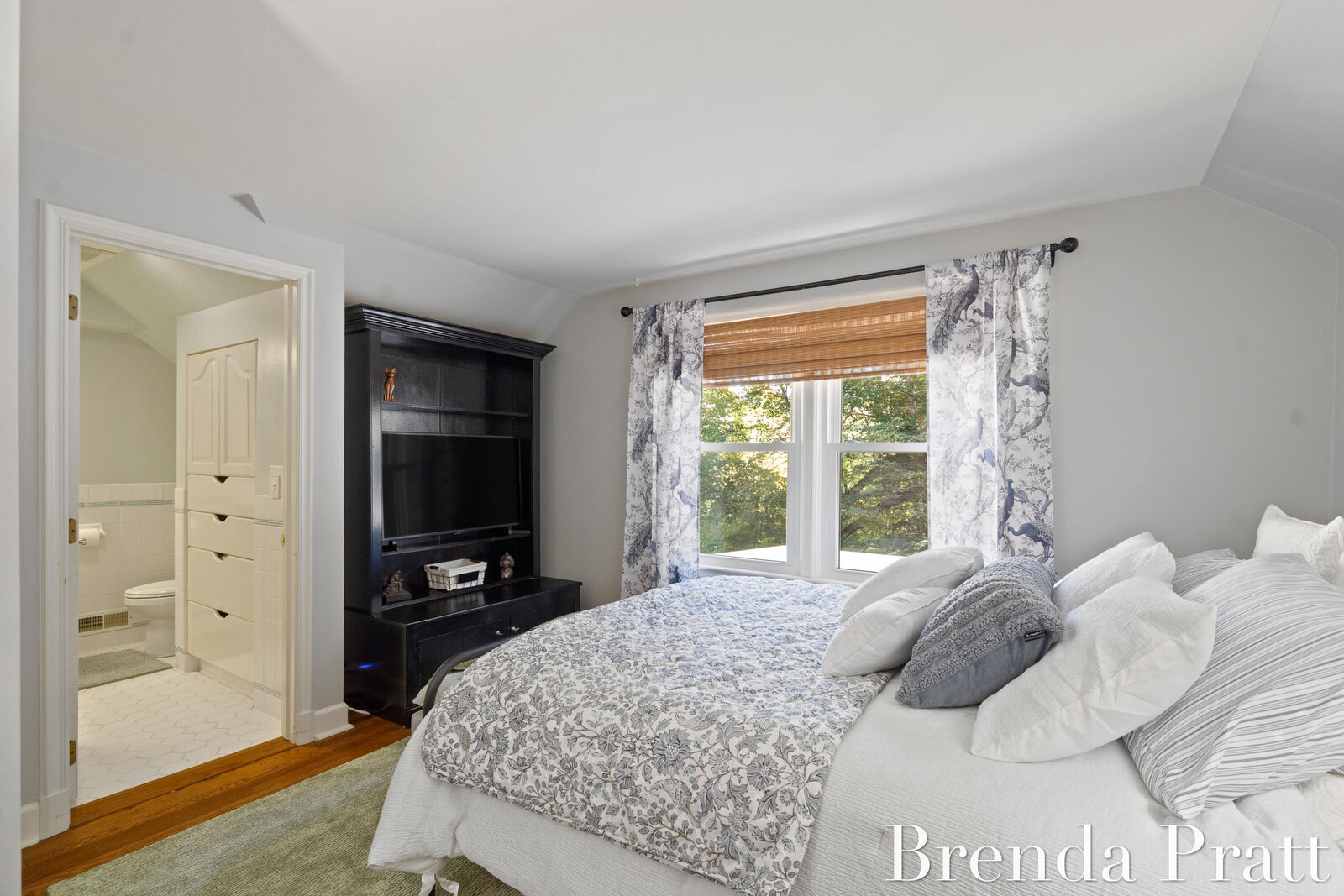 Property Photo:  262 Gracewood Drive SE  MI 49506