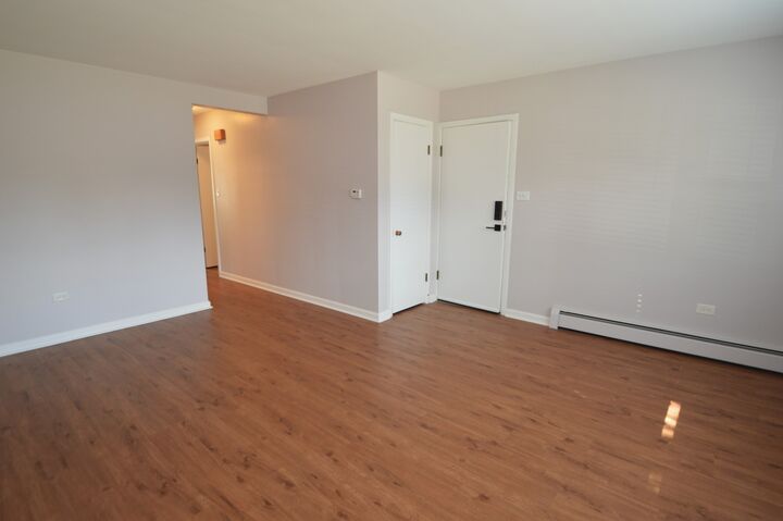 Property Photo: 10332 Elizabeth Street 1 IL 60154