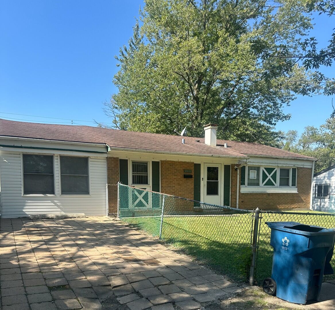 Property Photo: 21634 Gailine Avenue IL 60411