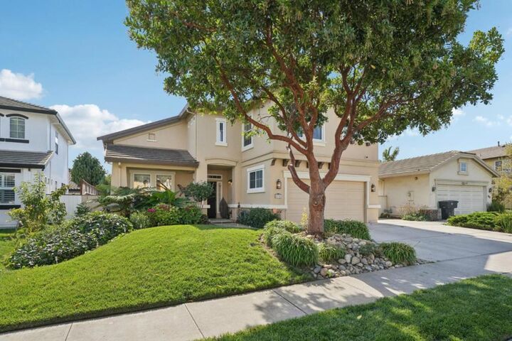 Property Photo:  476 Arcadia Way  CA 93906
