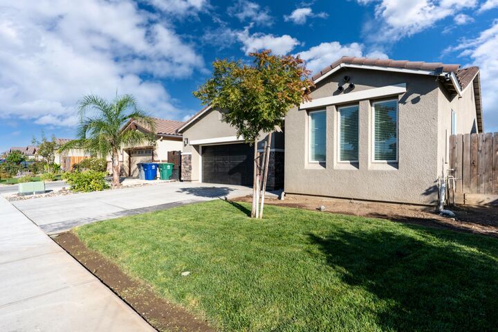 Property Photo:  664 Amabile Drive  CA 93635 