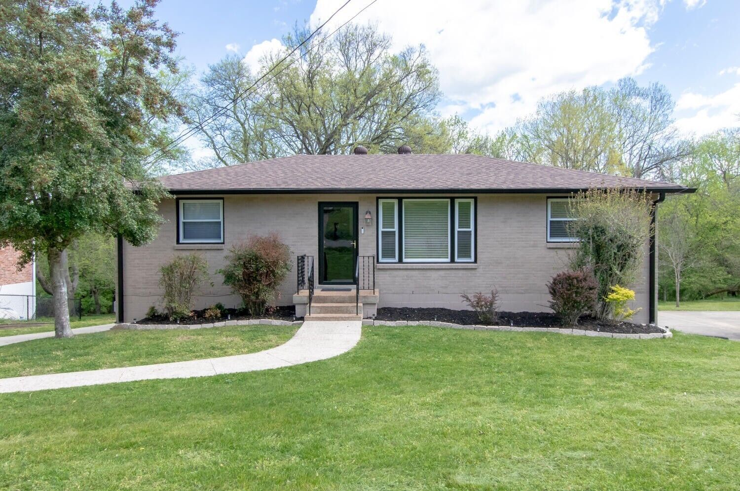 Property Photo: 1823 Willow Springs Dr TN 37216