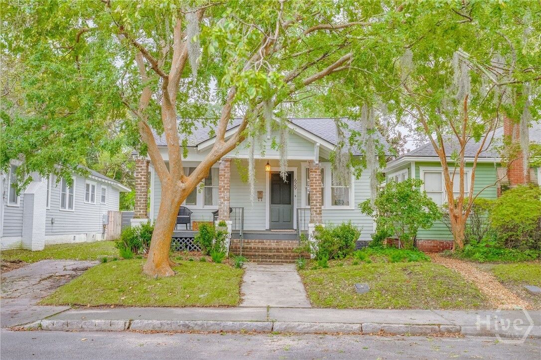 Property Photo: 629 E 48th Street GA 31405