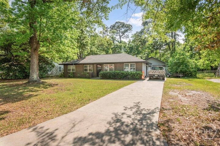 Property Photo: 211 Osteen Street GA 31407