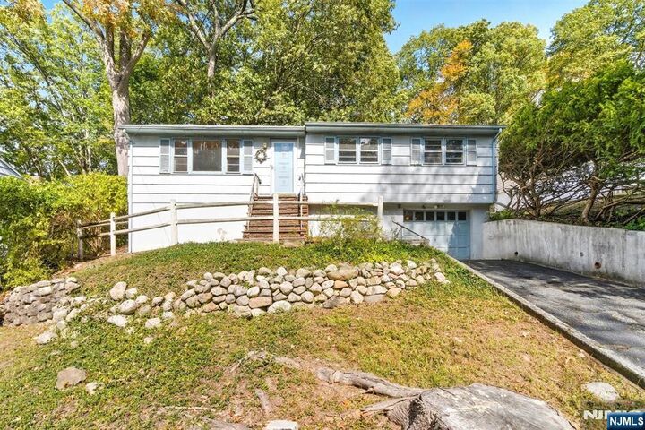 37 Demarest Avenue  Oakland NJ 07436 photo