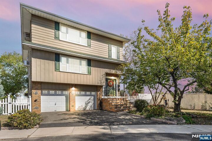 22 Acorn Road  Secaucus NJ 07094 photo