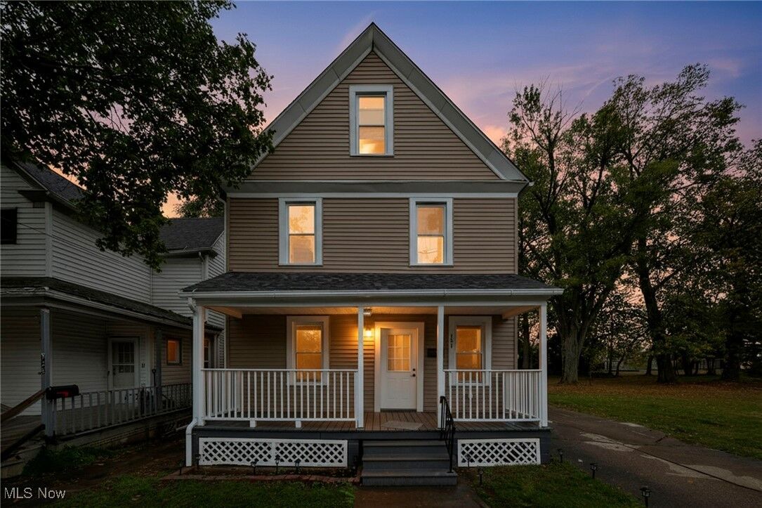 Property Photo: 121 Parkview Court OH 44035