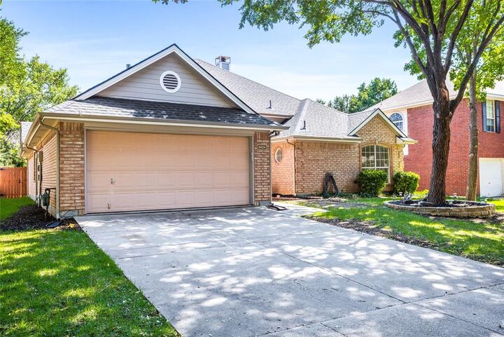 Property Photo: 5424 Blue Water Lake Drive TX 76137