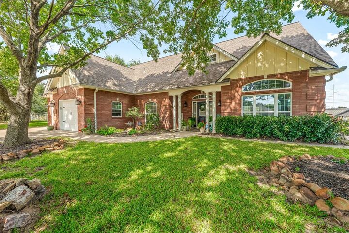 1517 Oakwood Drive  Stephenville TX 76401 photo