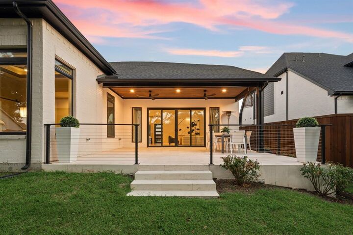 Property Photo: 2092 Holt Way TX 76051