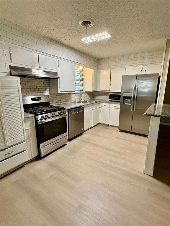 Property Photo: 2951 Flowerdale Lane TX 75229