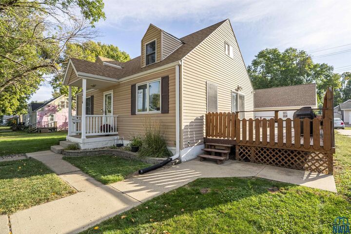 Property Photo: 2616 S Cornelia IA 51106