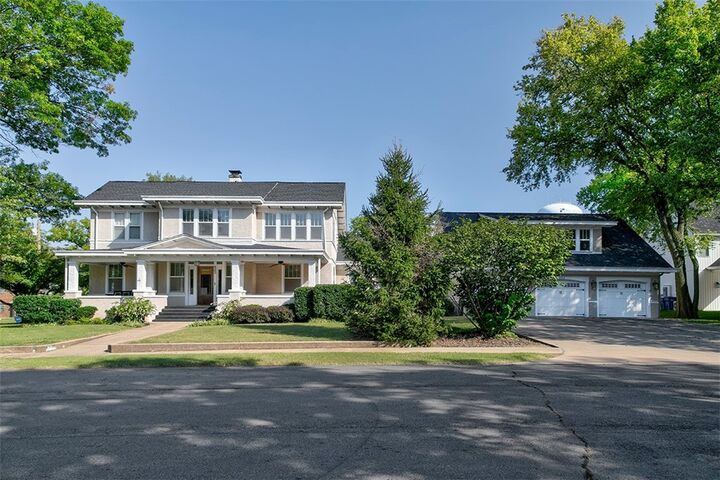 Property Photo: 403 E University Street AR 72761