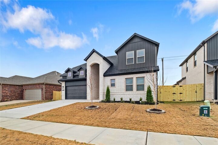 Property Photo: 6809 SW Basswood Avenue AR 72713