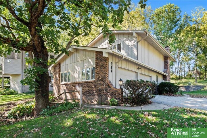 9242 Raven Oaks Drive  Omaha NE 68152 photo