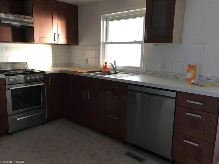 Property Photo:  476 Prospect Avenue Upper  ON N2A 1E1