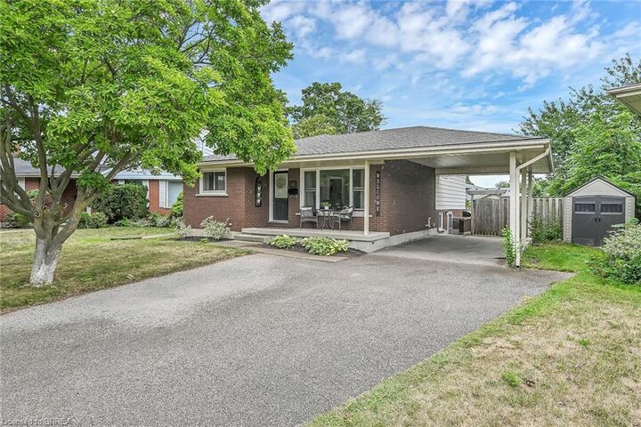 Photo de la propriété: 21 Burdock Boulevard ON N3R 6B5