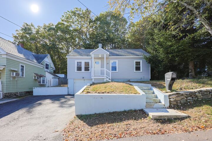 37 Maplewood Ave  Methuen MA 01844 photo