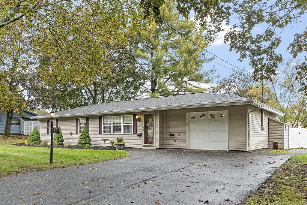 Property Photo: 17 Trask Rd MA 01960