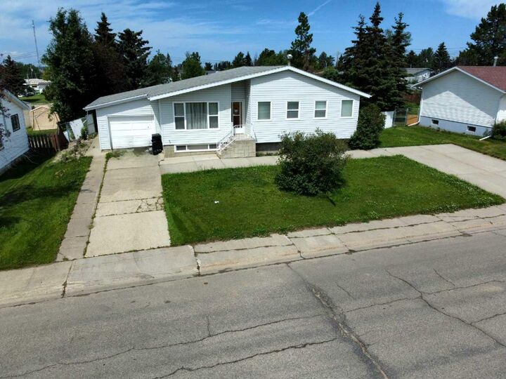 300 Hammond Drive — photo 1