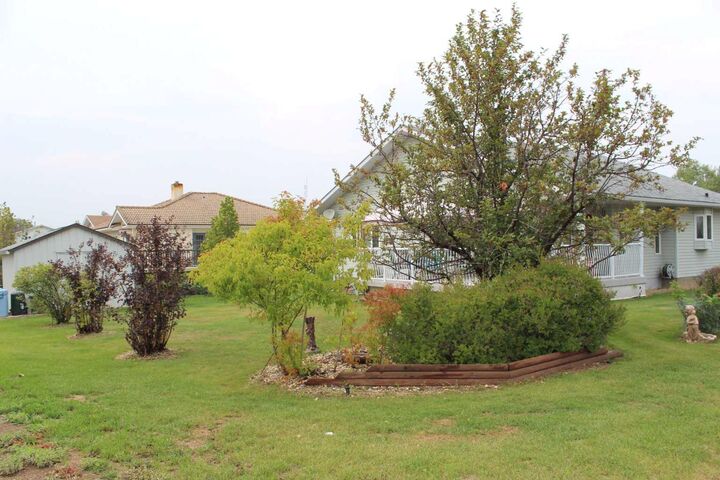 Property Photo: 503 5th Avenue NE AB T0H 2M0