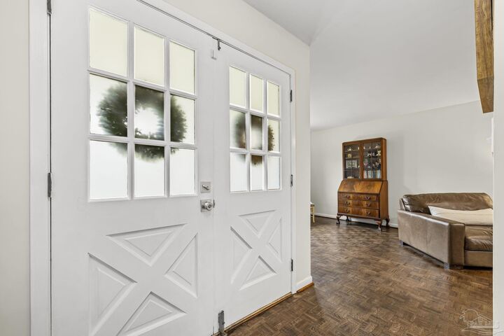 Property Photo: 5580 San Gabriel Dr FL 32504