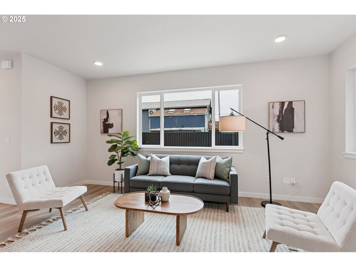 Property Photo:  5626 SE 65th Ave  OR 97206 