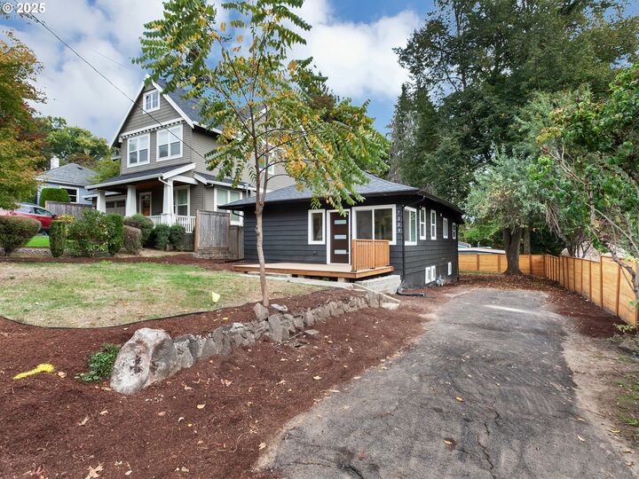 Property Photo:  7224 SW 3rd Ave  OR 97219 