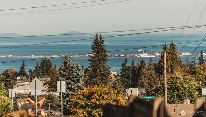 Property Photo:  2608 S Washington Street  WA 98362 