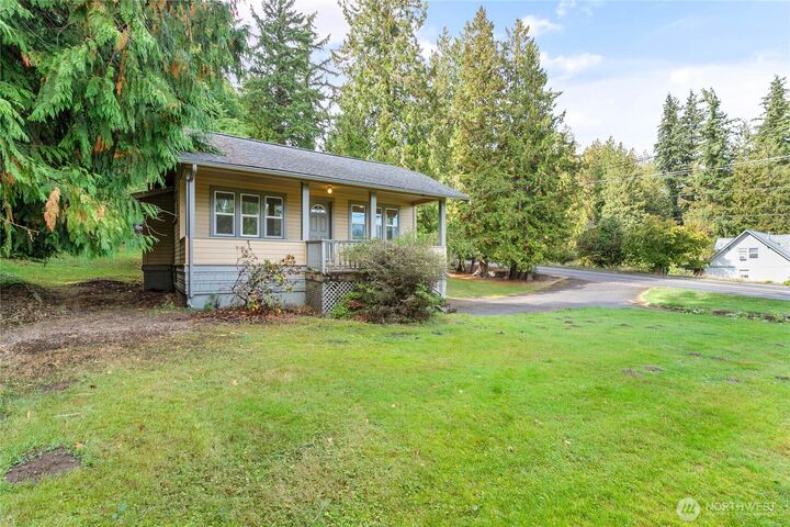 Property Photo:  4640  Cable Street  WA 98229