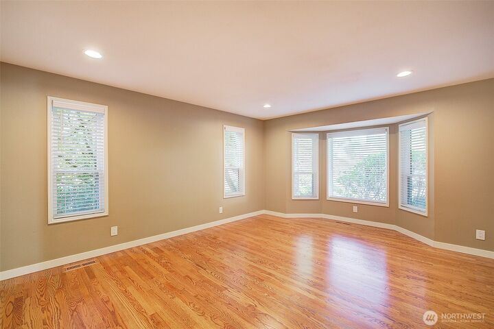 Property Photo: 24209 SE 45th Street WA 98029