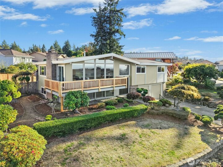 Property Photo: 4460 141st Avenue SE WA 98006