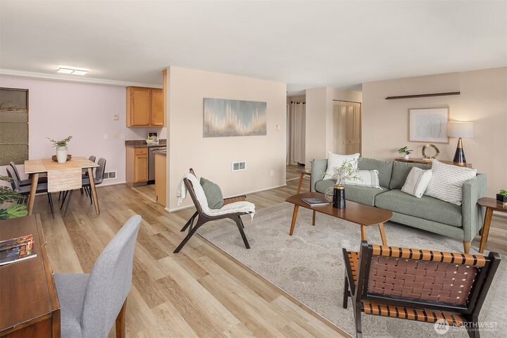 Property Photo: 7064 35th Avenue NE 13 WA 98115
