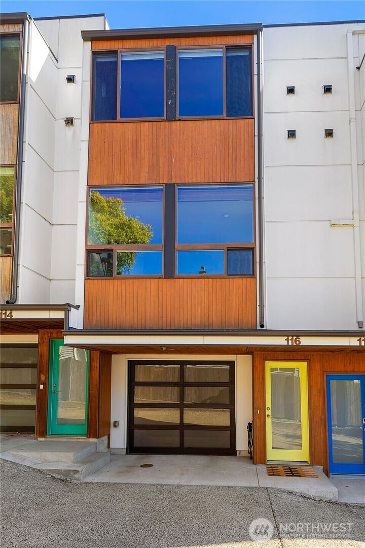 Property Photo: 116 N 39th Street WA 98103