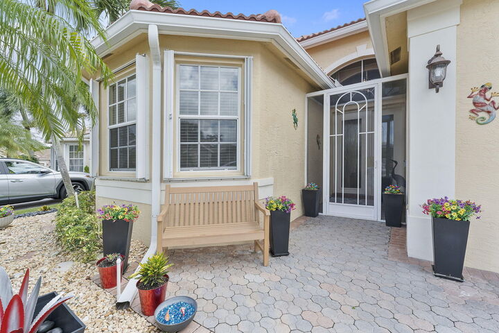 Property Photo: 13494 Cordoba Lake Way FL 33446