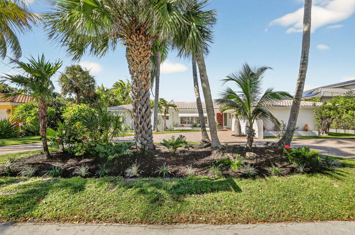 Property Photo: 2541 Middle River Drive FL 33305