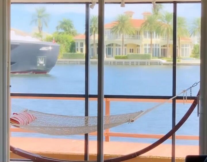 Property Photo: 710 NE 7th Street 105 FL 33435