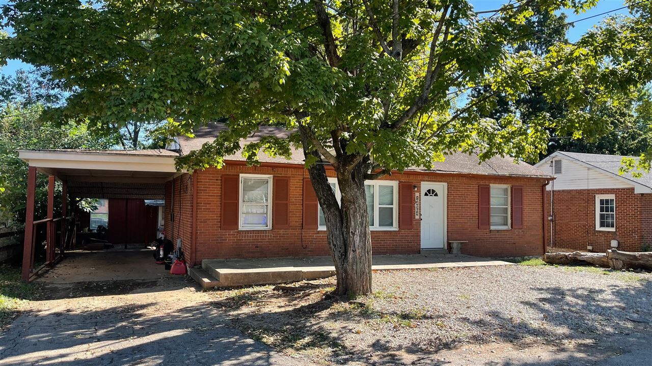 Property Photo:  1424 Parkhurst Drive  KY 42101