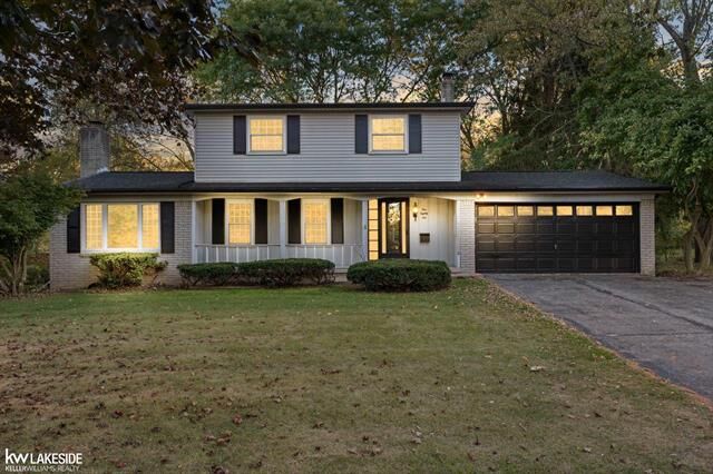 Property Photo:  1086 E Silverbell Road  MI 48360